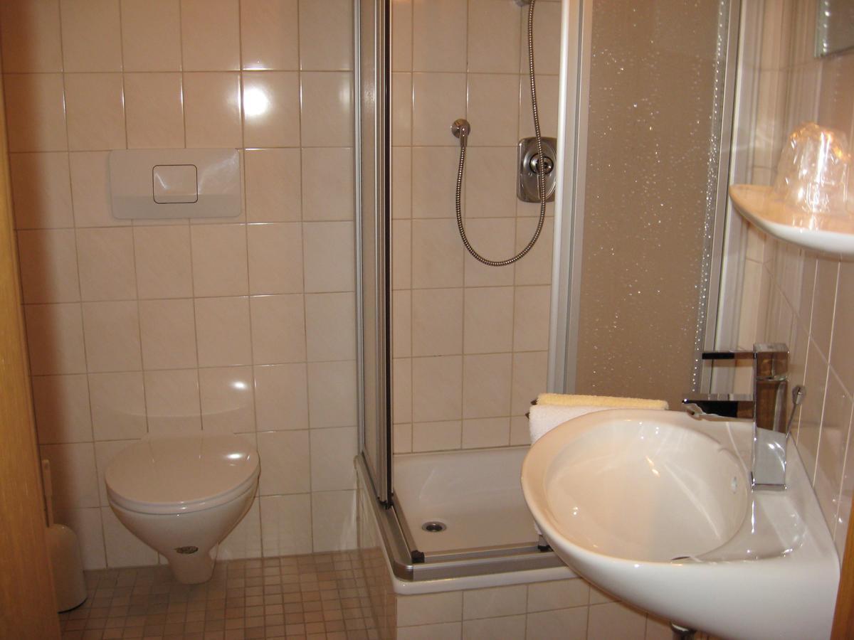 Hotel-Gasthof Zum Hirschen Durrwangen Номер фото